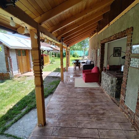 La Tataia Zahei Hotel Dragus Bagian luar foto