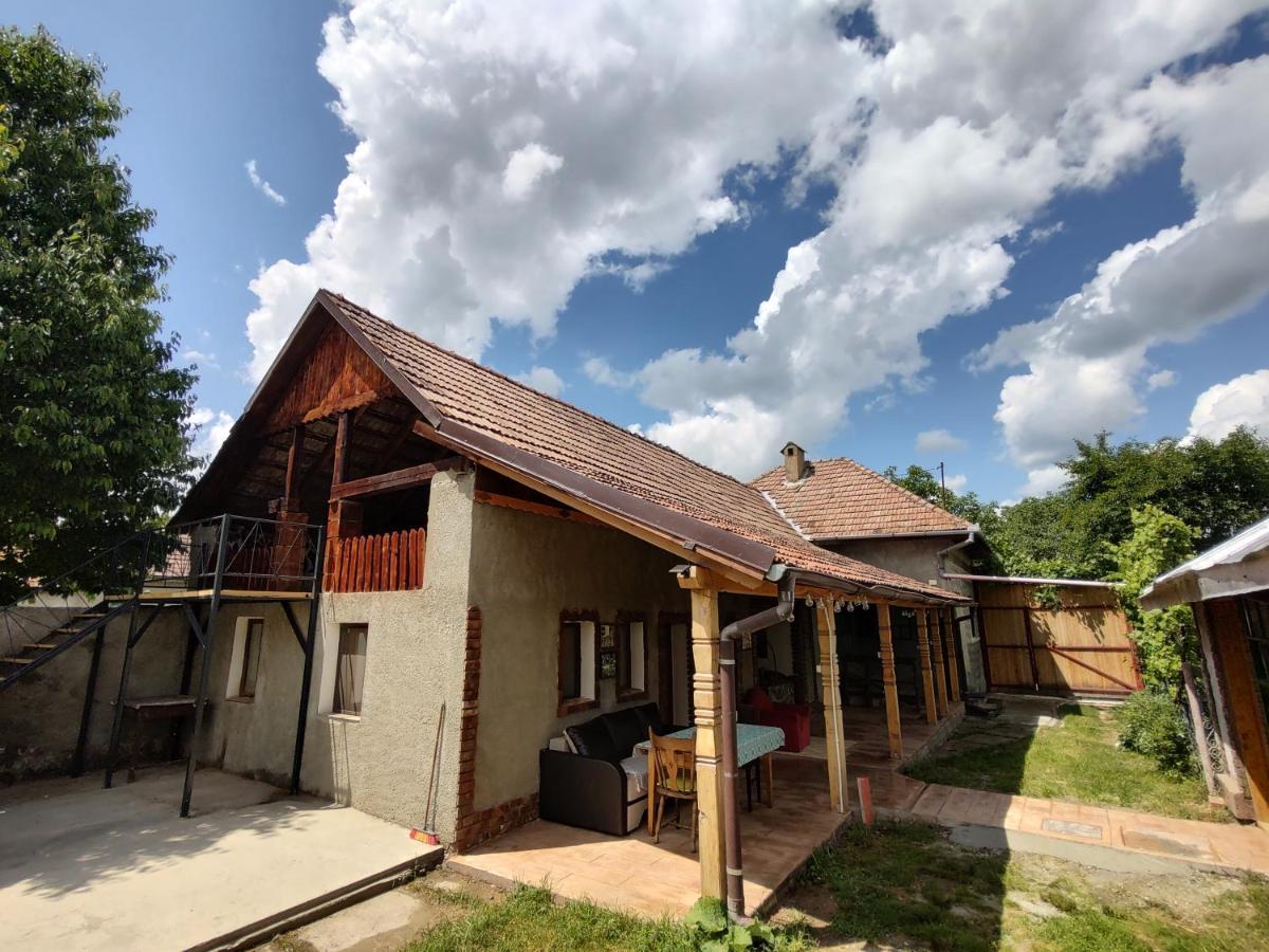 La Tataia Zahei Hotel Dragus Bagian luar foto