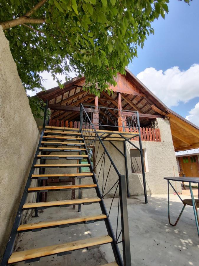 La Tataia Zahei Hotel Dragus Bagian luar foto