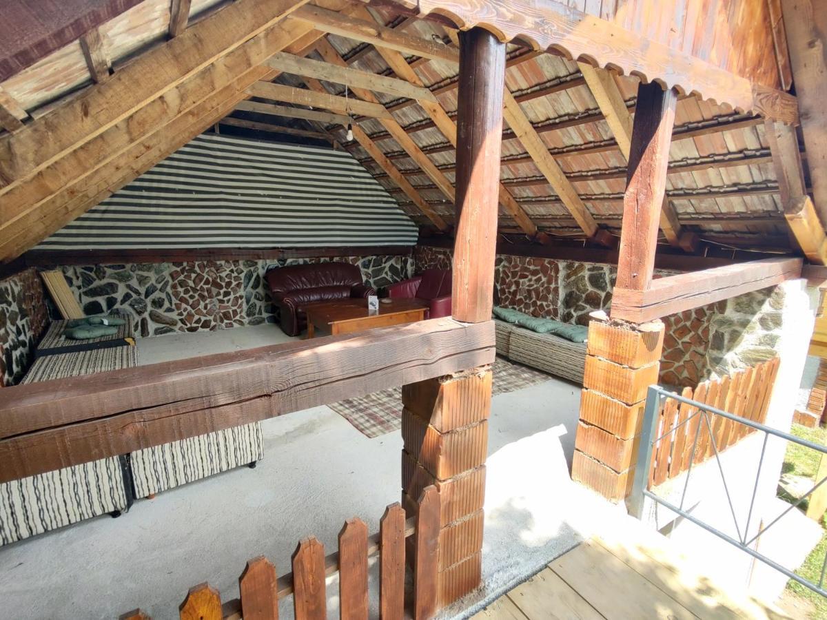 La Tataia Zahei Hotel Dragus Bagian luar foto