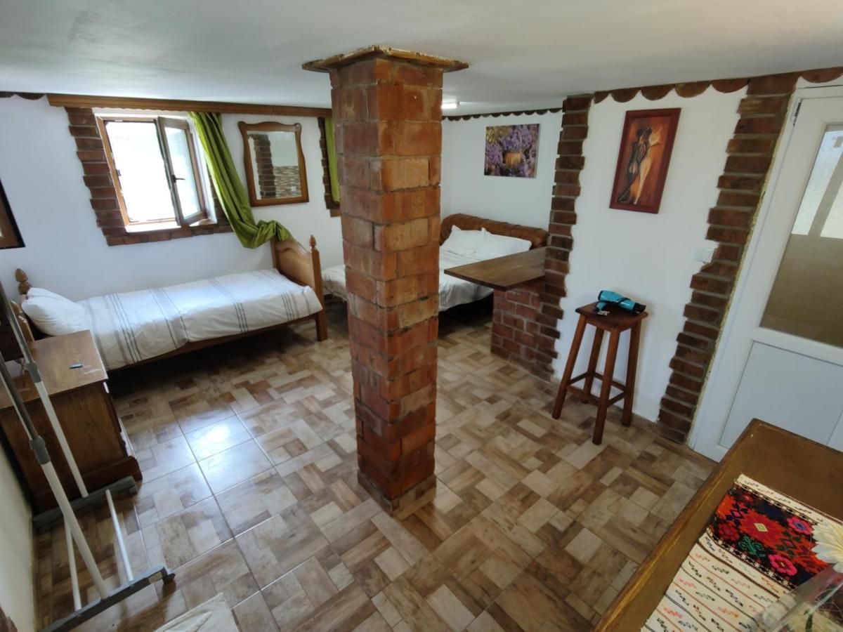 La Tataia Zahei Hotel Dragus Bagian luar foto