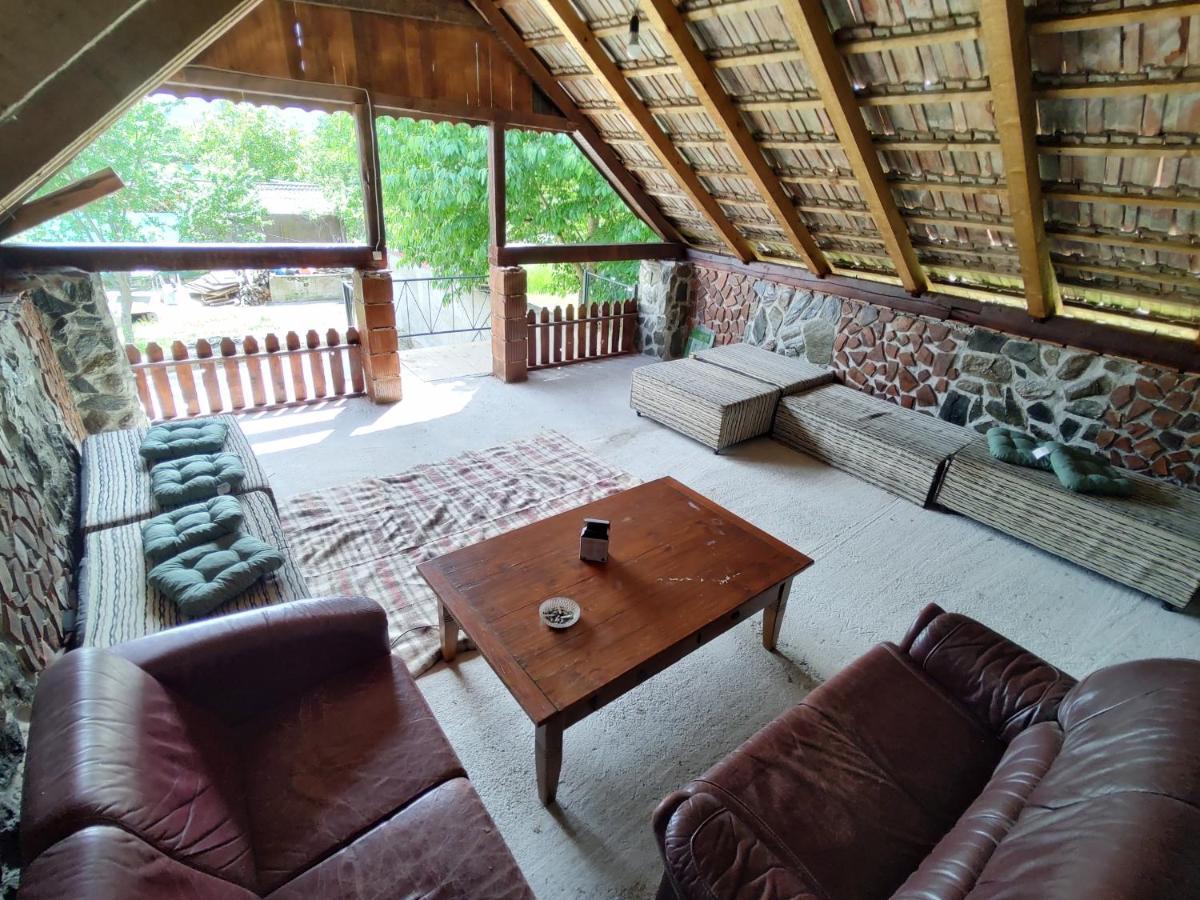 La Tataia Zahei Hotel Dragus Bagian luar foto