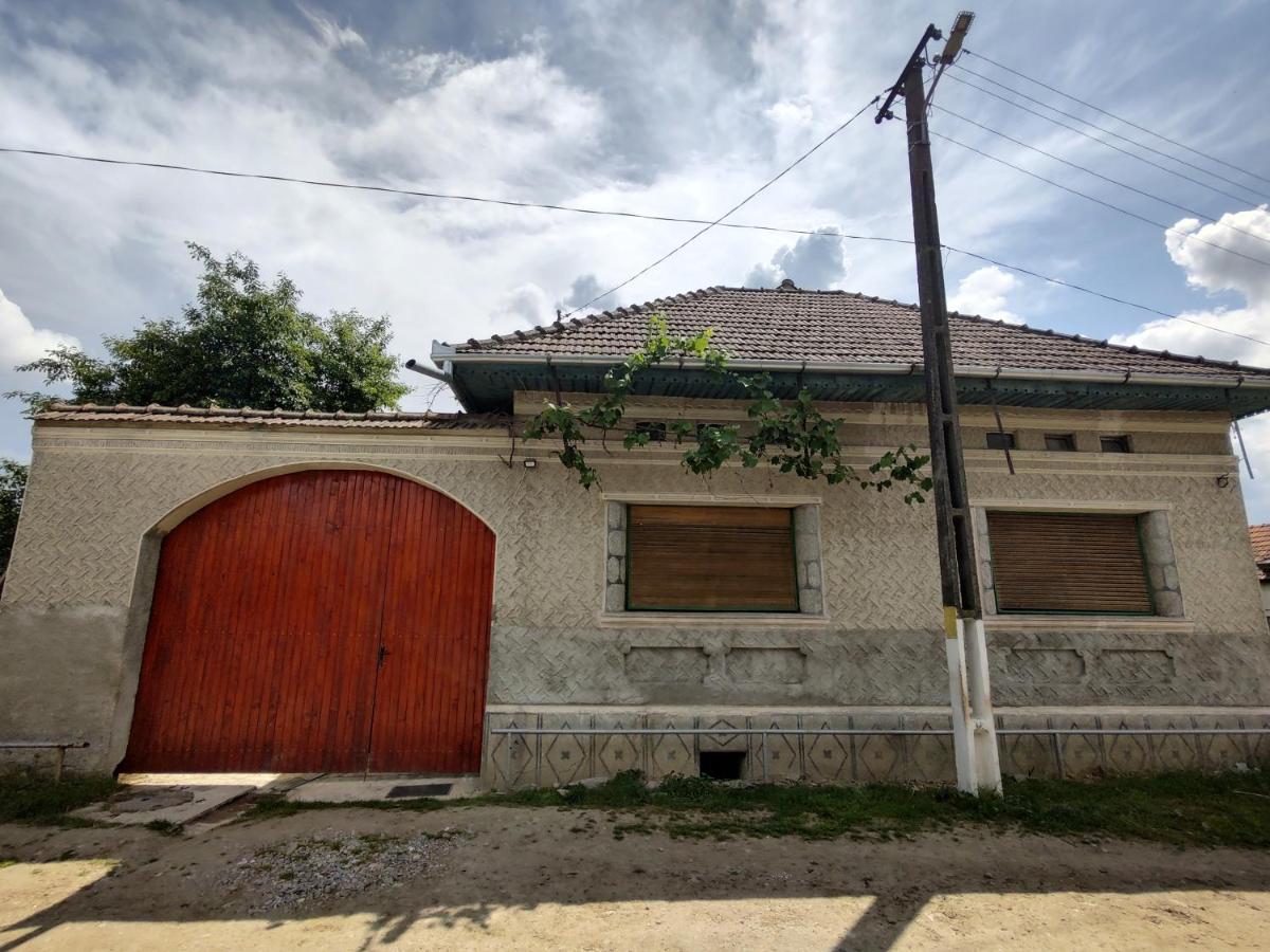 La Tataia Zahei Hotel Dragus Bagian luar foto