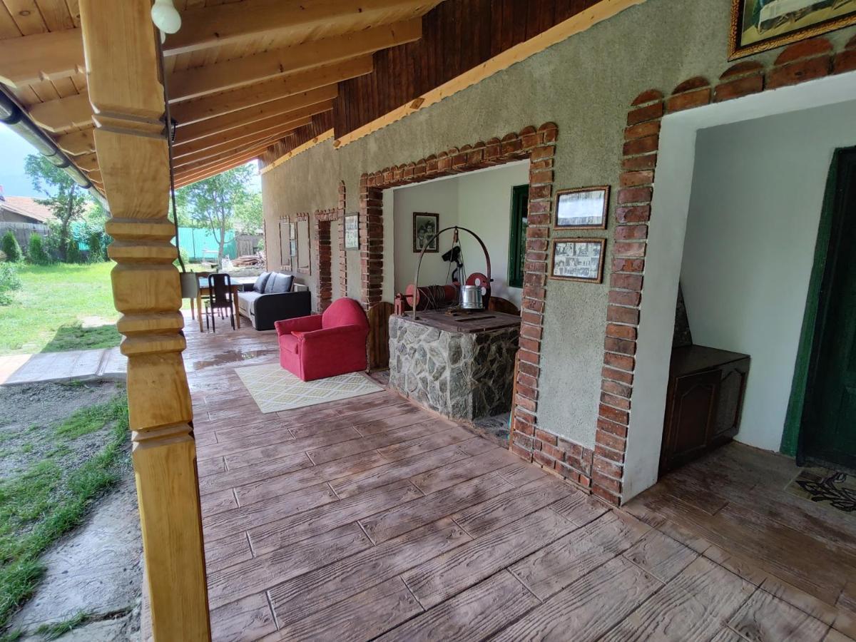 La Tataia Zahei Hotel Dragus Bagian luar foto