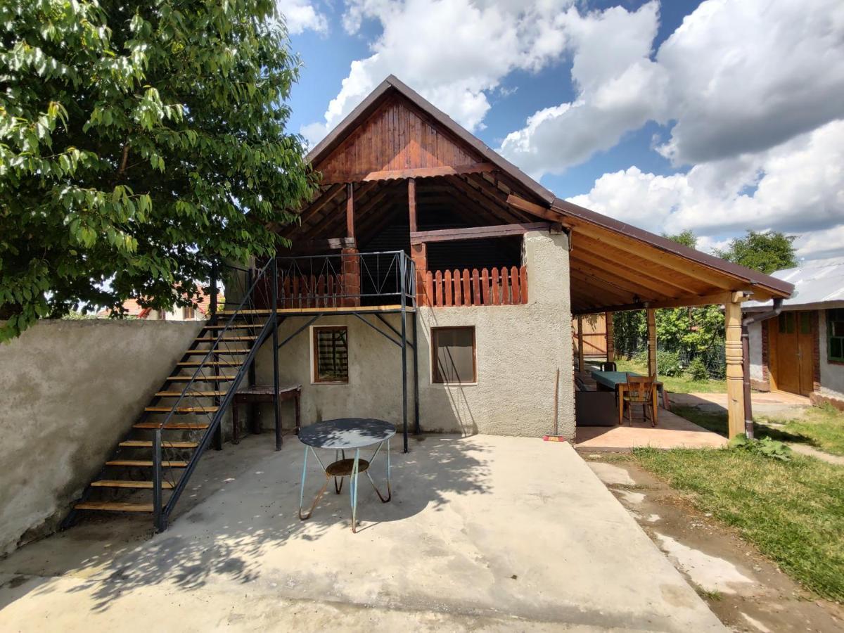 La Tataia Zahei Hotel Dragus Bagian luar foto