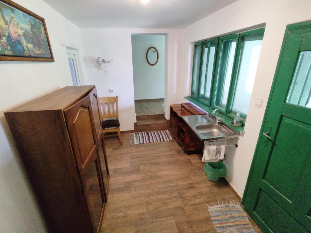 La Tataia Zahei Hotel Dragus Bagian luar foto