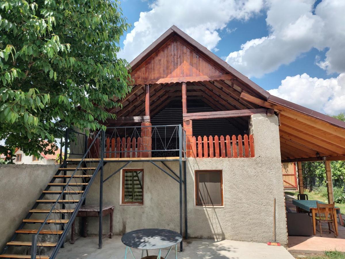 La Tataia Zahei Hotel Dragus Bagian luar foto