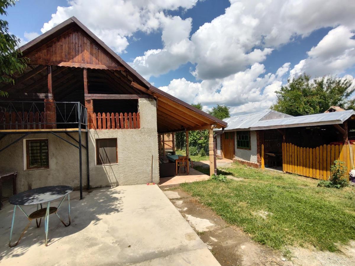 La Tataia Zahei Hotel Dragus Bagian luar foto