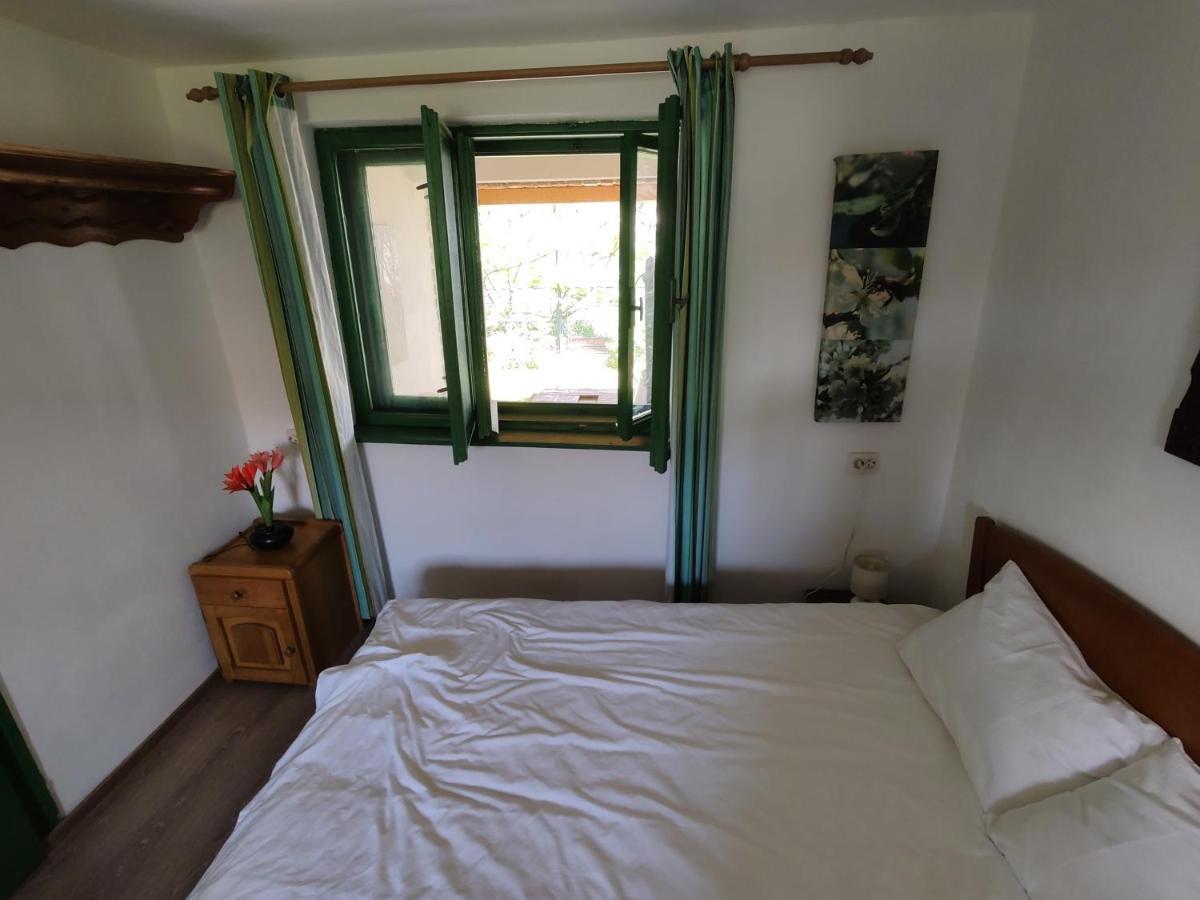 La Tataia Zahei Hotel Dragus Bagian luar foto