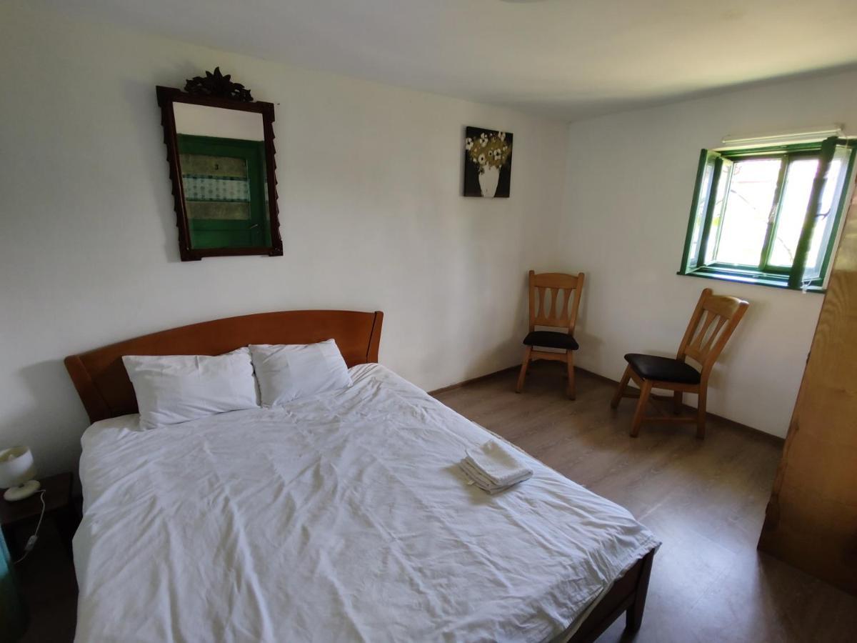 La Tataia Zahei Hotel Dragus Bagian luar foto