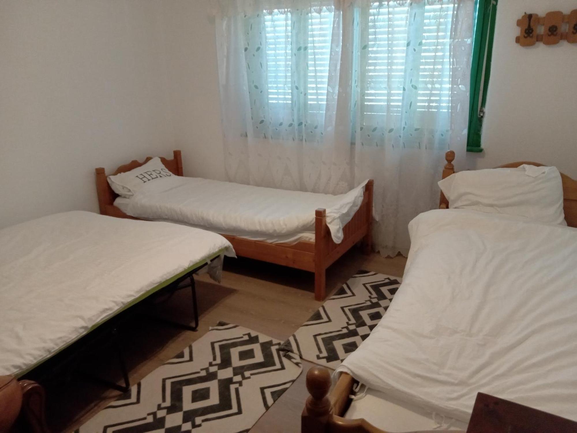 La Tataia Zahei Hotel Dragus Ruang foto