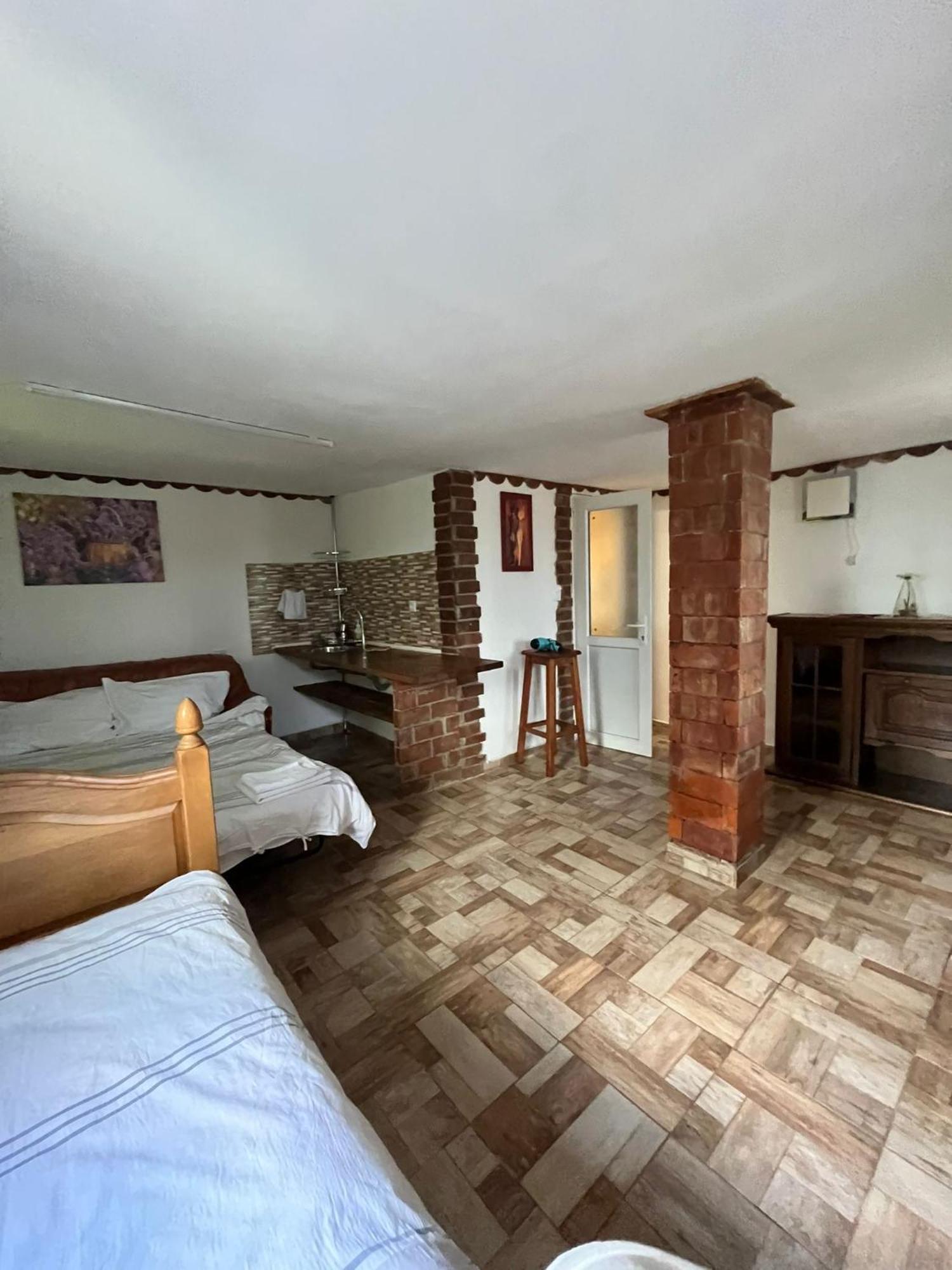 La Tataia Zahei Hotel Dragus Ruang foto